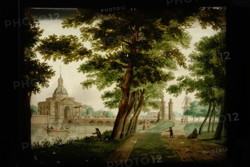Perspective box of black lacquered wood with three painted glass plates: Muiderpoort in Amsterdam, perspective glass panel glass