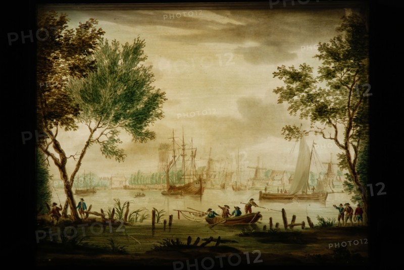 Perspective box of black lacquered wood with three painted glass plates: view of Dordrecht, perspective box glass plate glass