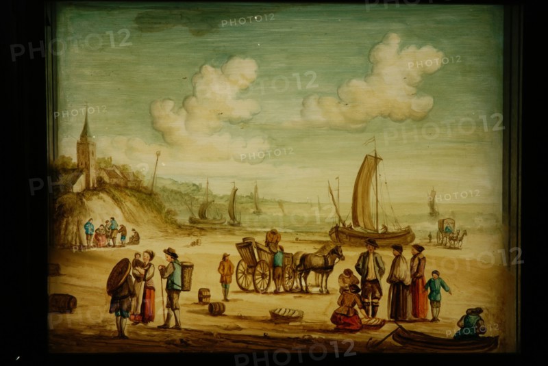 Perspective box of black lacquered wood with three painted glass plates: beach view at Scheveningen, perspective box glass plate