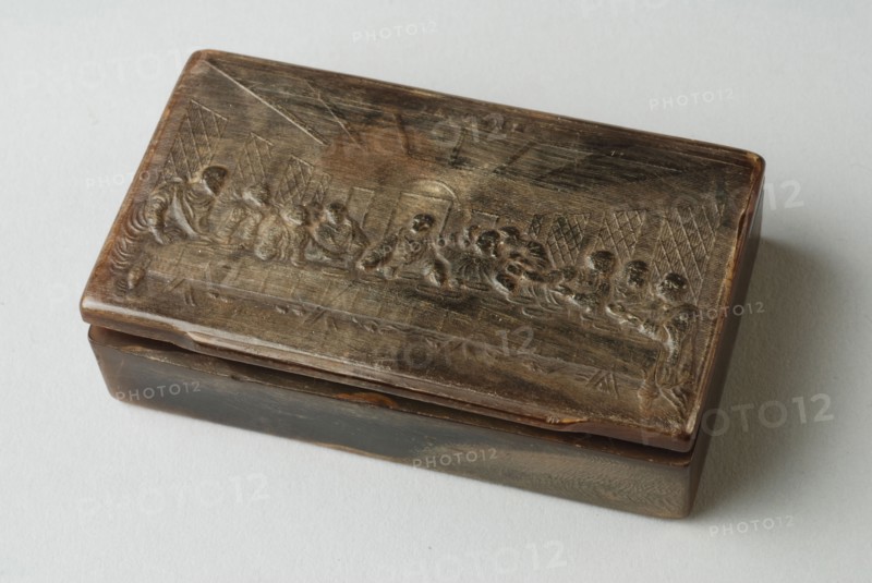 Snuffbox of horn with cut out 'the last supper', snuffbox holder horn, Rectangular snuff box Embossed with the image
