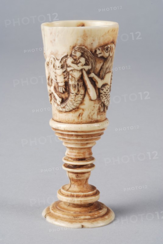 Carved ivory or legs of chalice decorated with sea creatures, cup drinking utensils tableware holder ivory? leg?, cut carved