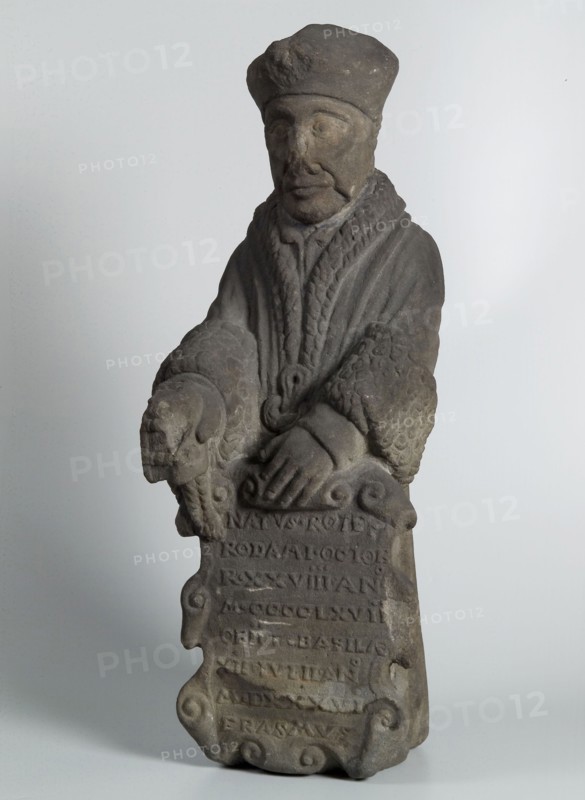 Sandstone statue of Desiderius Erasmus, facade sculpture sculpture material building component sandstone stone, sculpted