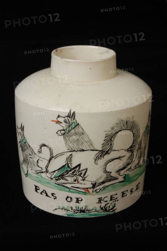 White tea canister with four dogs in black and green and PAS OP KEESE, tea caddy holder ceramic earthenware glaze, baked painted