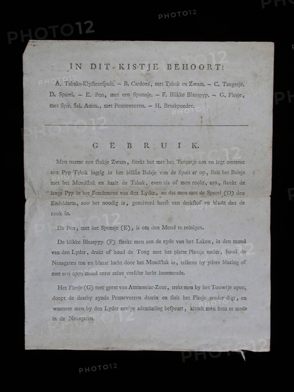 Sheet of paper BELOW THIS BOX, printed with inventory and instructions for use of tobacco sprayer for drowning persons, manual