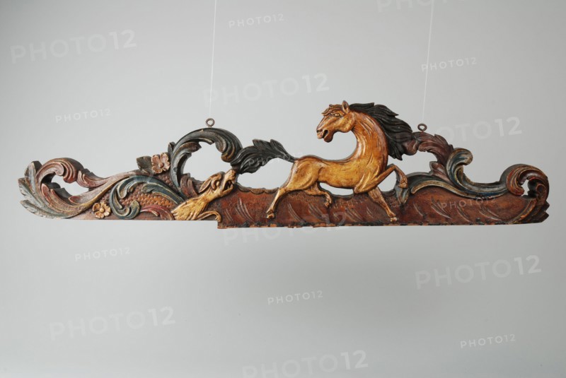 Kortewagen, horse and dog, carved wooden ornament of farm wagon, rear crate ornament part wood carving sculpture sculpture wood
