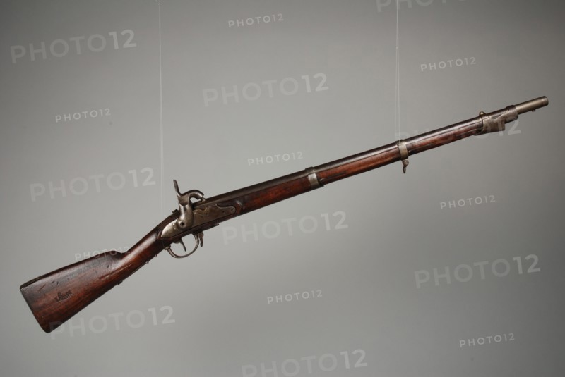 Sappeursglobe M1815 or percussion gun with ramrod and bayonet, used by the boys of the Gereformeerd Weeshuis, Rotterdam, rifle