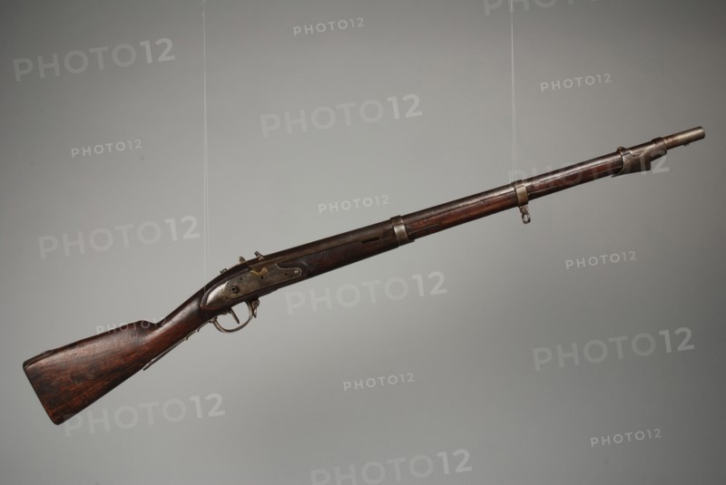Sapper's gun M1815 or percussion gun with ramrod and bayonet, used by the boys of the Reformed Orphanage, Rotterdam, rifle