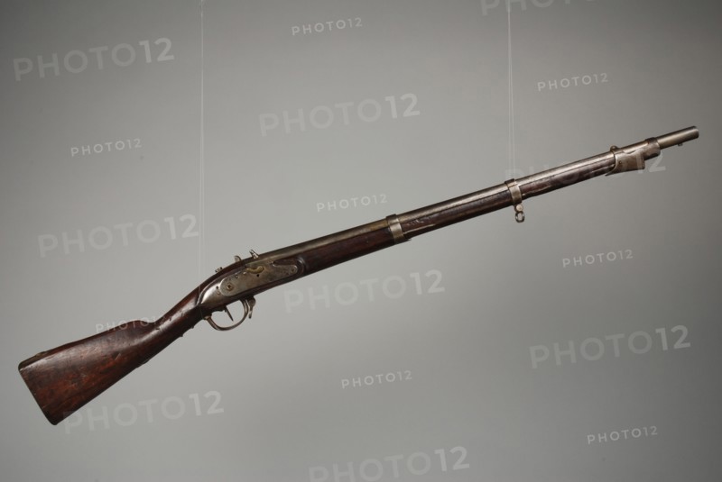 Sapper's gun M1815 or percussion rifle with ramrod and bayonet, used by the boys of the Reformed Orphanage, Rotterdam, rifle