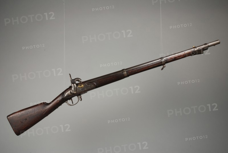 Sapper's gun M1815 or percussion gun with ramrod and bayonet, used by the boys of the Reformed Orphanage, Rotterdam, rifle