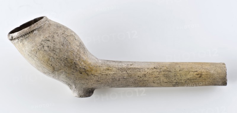White clay pipe, marked, smooth handle, clay pipe smoking equipment smoke floor pottery ceramic pottery, hand-shaped baked White
