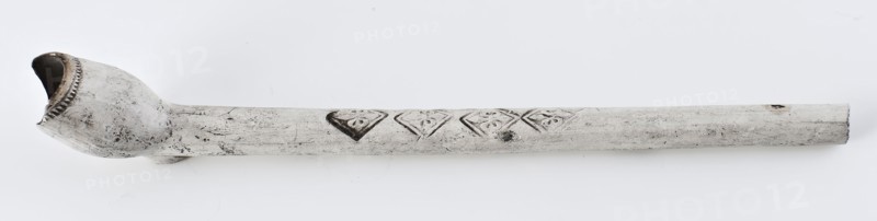 White clay pipe, marked with stalk decorated with fleur de lis stamps, clay pipe smoking equipment smoke floor pottery ceramics