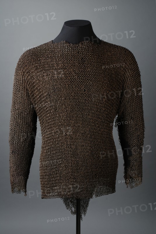 Maliënkolder, shirt of metal riveted rings according to European four-on-one scheme, possible of city guard, coat of mail