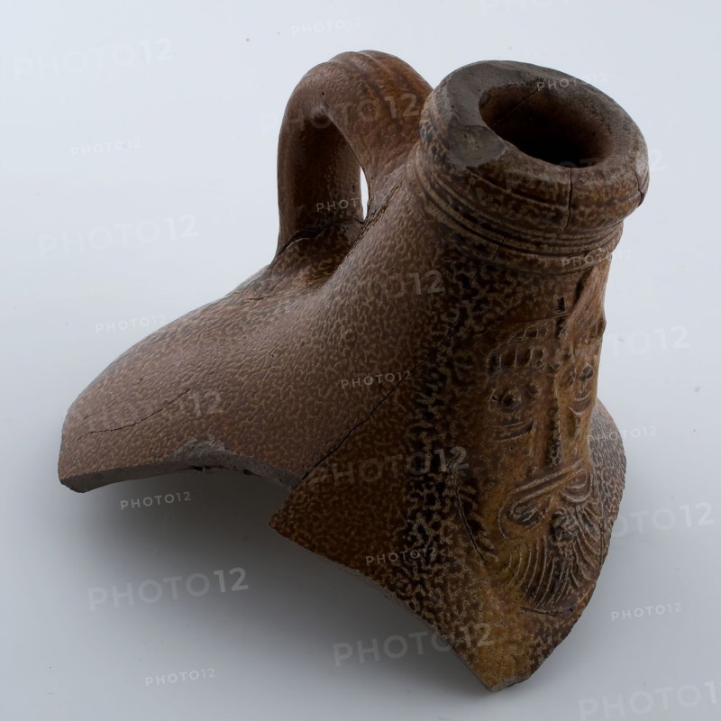 Neck fragment of Bartmann jug, also called Bellarmine jug, mourning mask on the shoulder, Bartmann juggeruik tableware holder