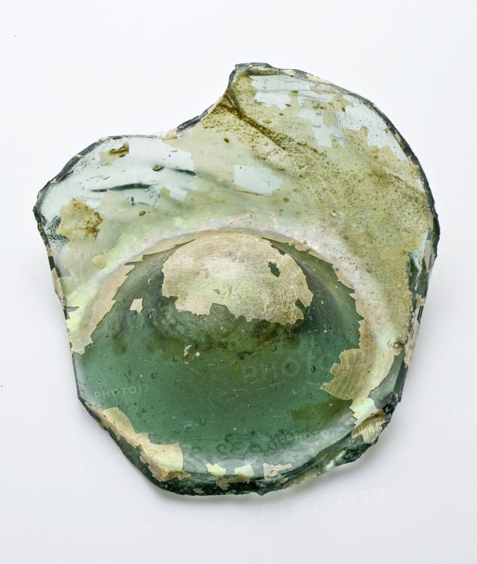Fragment of soil and wall of maigelein, drinking glass drinking utensils tableware holder soil find glass forest glass, free