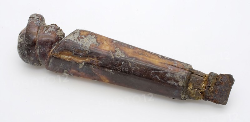 Knife with cut legs, Man with hat, knife cutlery cutlery soil find metal iron leg?, cut Knife with legs in the form of figure