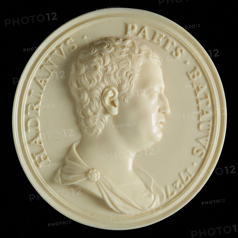 Portrait medallion Adriaen Paets (1697-1765), medallion ivory, right-reanimated bust Adriaan Paets, HADRIANVS. - PAETS BATAVUS