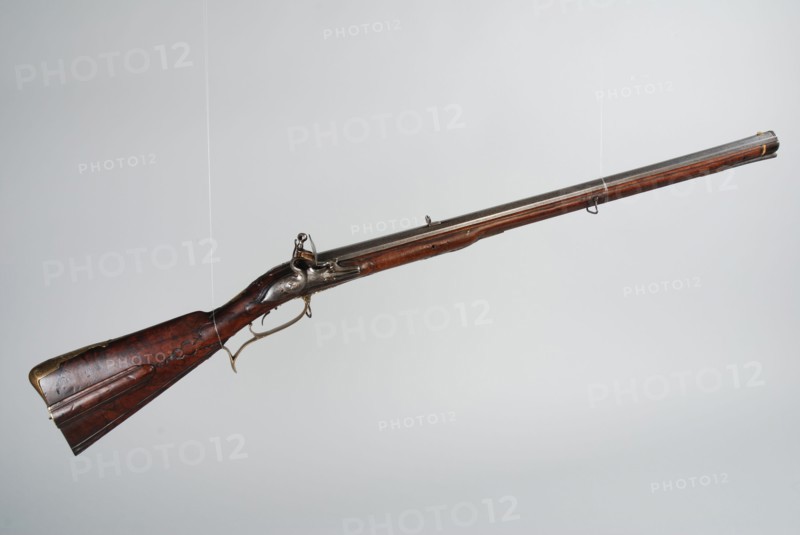 Rich decorated Jager bus with ramrod or flint gun, front loader, shotgun for private use, hunter bus shotgun flint gun rifle
