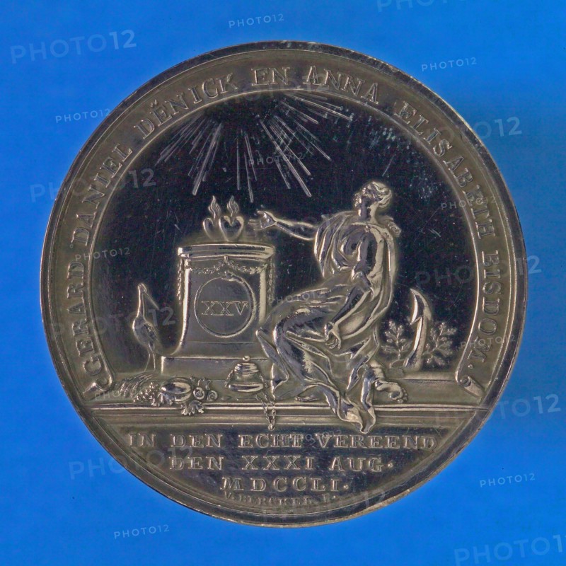 Theodoor Victor van Berckel (Den Bosch 1739 - Den Bosch 1808), wedding medal penning footage silver, whipped, allegorical female