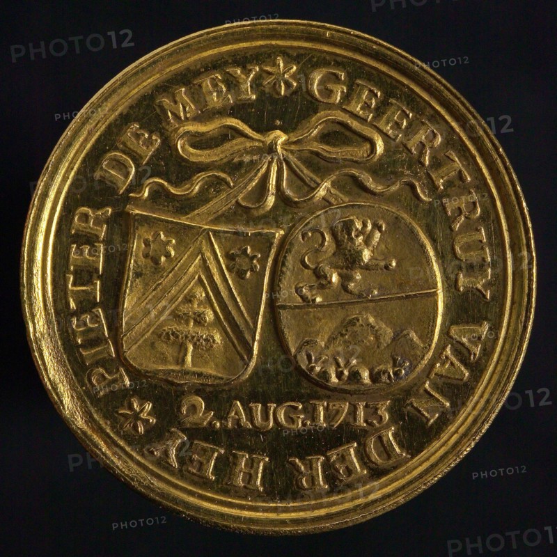 Medal on the 50-year marriage of Pieter de Mey and Geertruy van der Hey, wedding medal medal gold medal 2,4 db, two coats