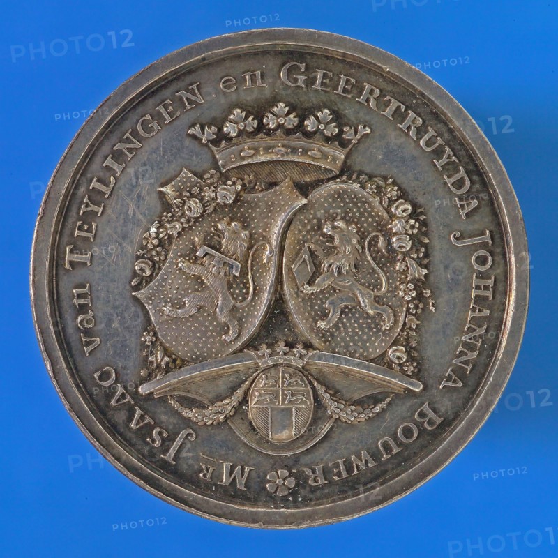 Wedding medal Isaac van Teylingen, mayor of Rotterdam, and Geertruyda Johanna Bouwer, wedding medal penning footage silver