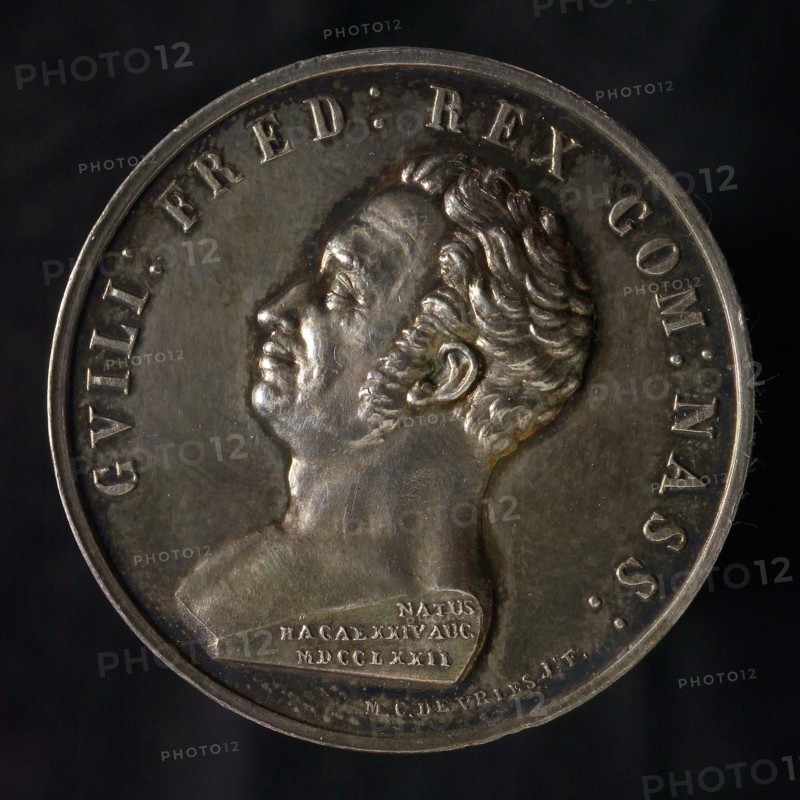 M.C. de Vries jr., Medal on the death of King William I, death certificate penning footage silver, bust of King William I