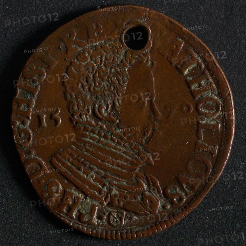 Medal on Philips II and Isabella van Valois, jeton utility medal medal exchange copper, portrait of Philips Omschrift. Currency