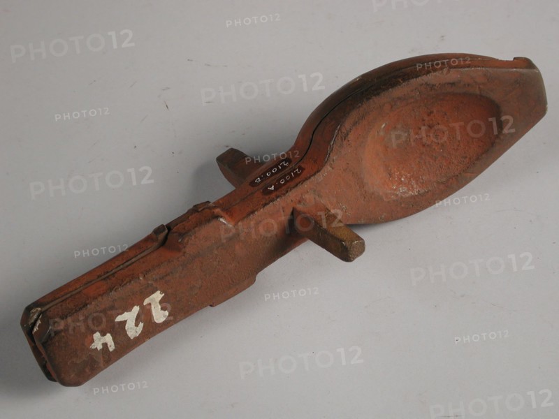 Two-piece bronze mold for spoon, cast molding tool tools base metal bronze, cast Two-piece bronze mold for pouring spoon
