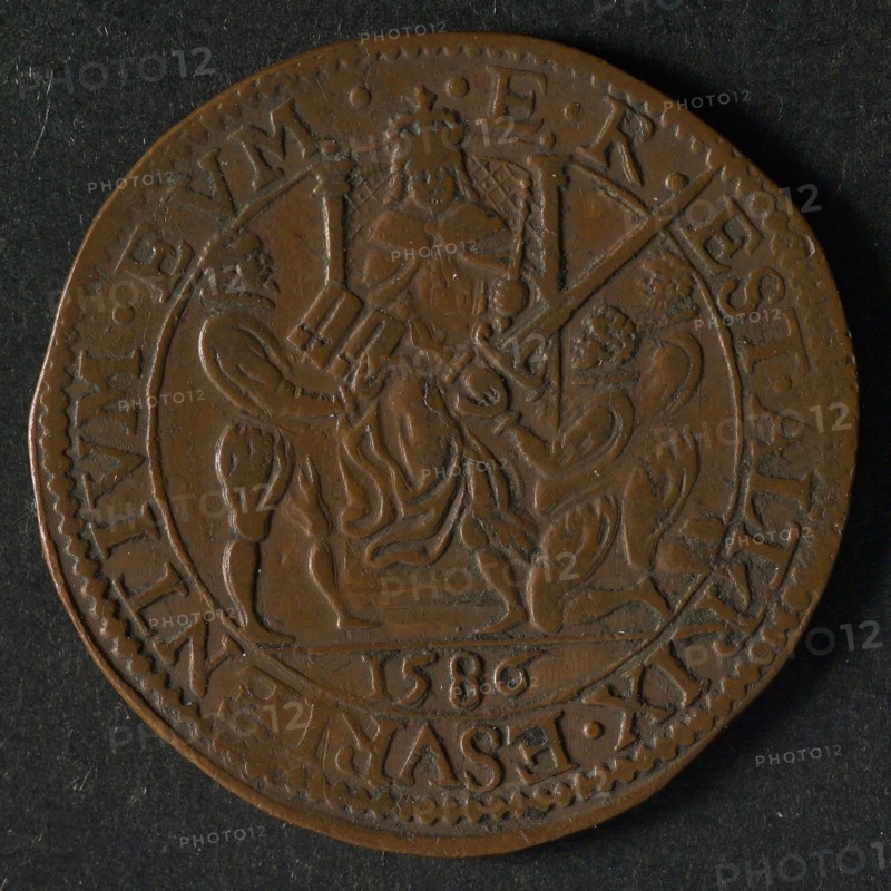Medal on the help of Leycester, jeton utility medal penny exchange copper, epee above which in Hebrew Jehovah stands radiated