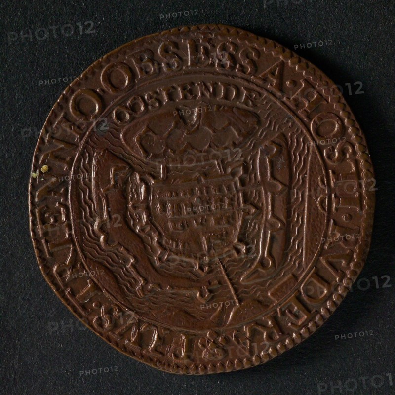 Medal on the surrender of Ostend, jeton utility medal medal exchange copper, map of Oostende legend: PLVS. TRIENNIO. OBSESSA