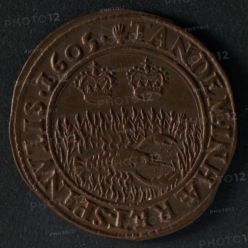 Medal on the surrender of Ostend, jeton utility medal penny exchange copper, lobster in thornbush above two crowns omschrift