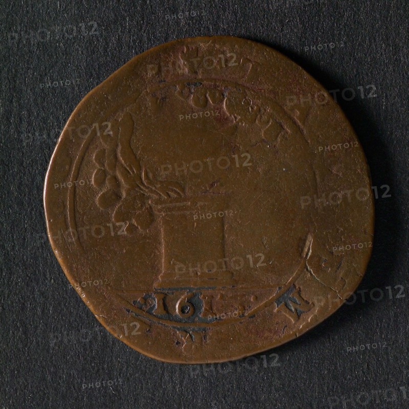 Medal on the religious disputes in Aachen, jeton utility medal medal exchange copper, burning altar of which the flame is