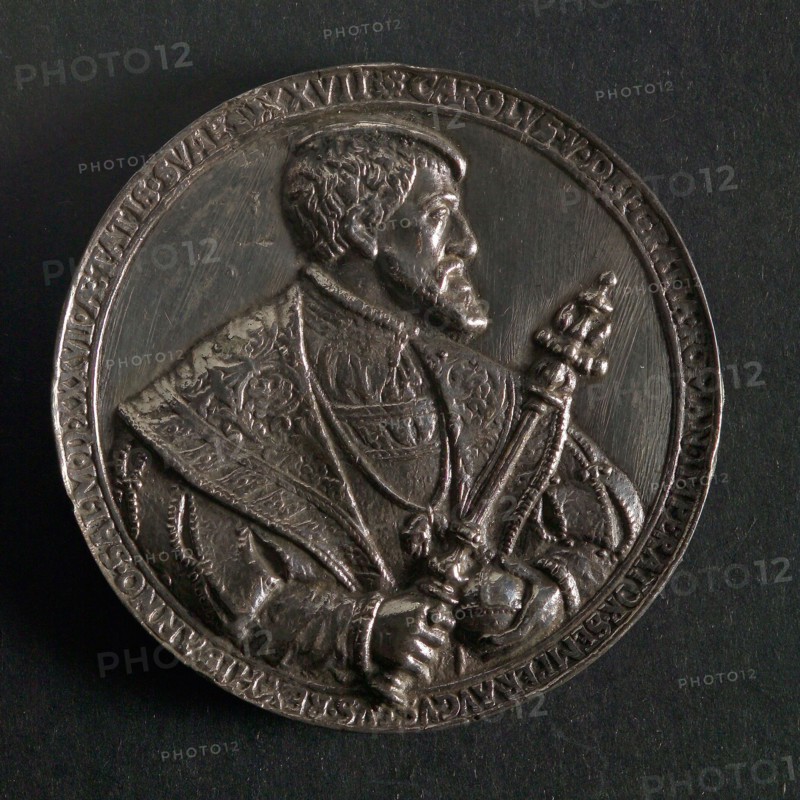 Medal on Charles V, penning footage silver, cast, right-wing bust of Charles V with scepter and rijksappel omschrift: CAROLVS.V
