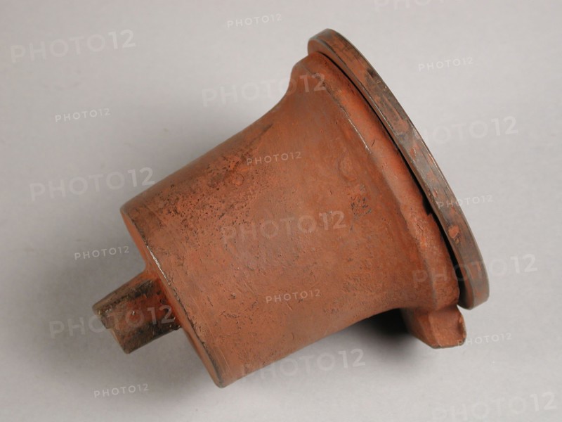 Two-piece bronze mold for cup, cast molding tool tools base metal bronze, cast twisted Two-piece bronze mold for casting