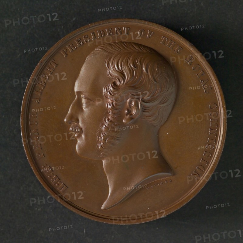 W. Wyon B.A., Medal at the World Exhibition in London in 1851, medallions bronze bronze 4,4, portrait of Prince Albert left