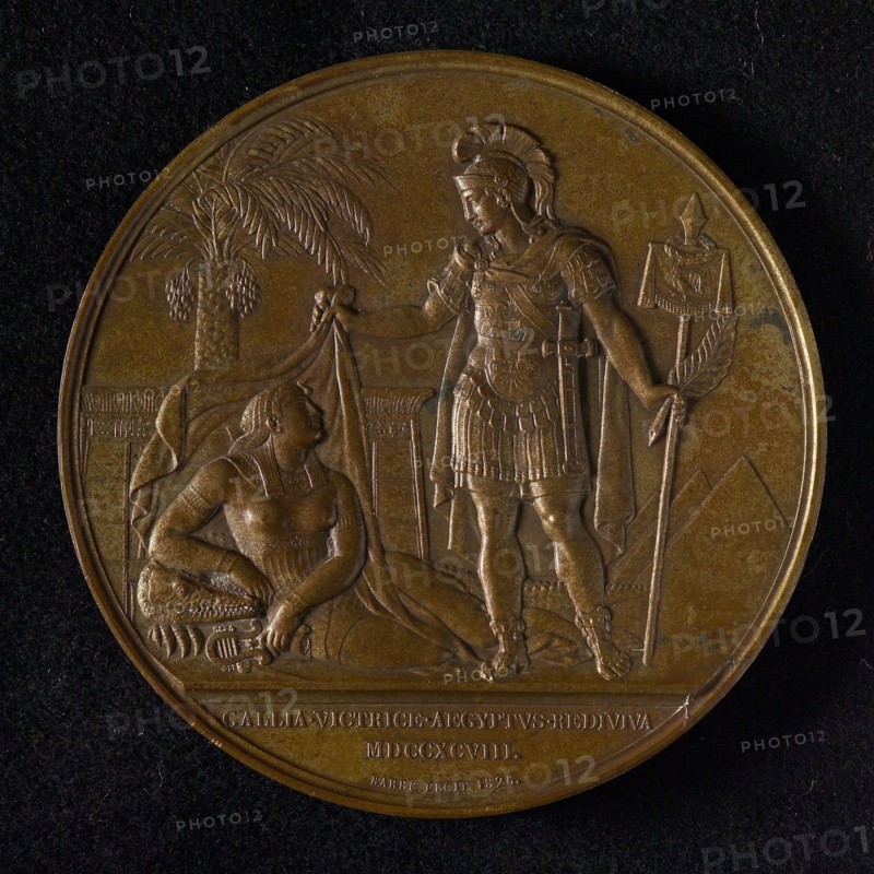 Jean Jacques Barre, Medal on the LA DESCRIPT release. DE L'EGYPT, medallion bronze bronze med 6,8, warrior in antique armor