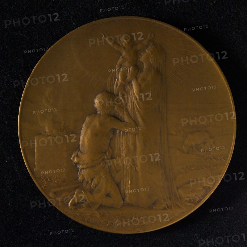 Georges Dupré (1869 - 1909), Medal with the Madonna and shepherd, medallion bronze bronze figure 7.2, Standing Madonna