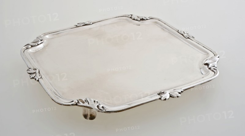 Silversmith: Rudolph Sondag, Square silver tray on legs, tray tray holder silver, cast Square smooth blade with involuted