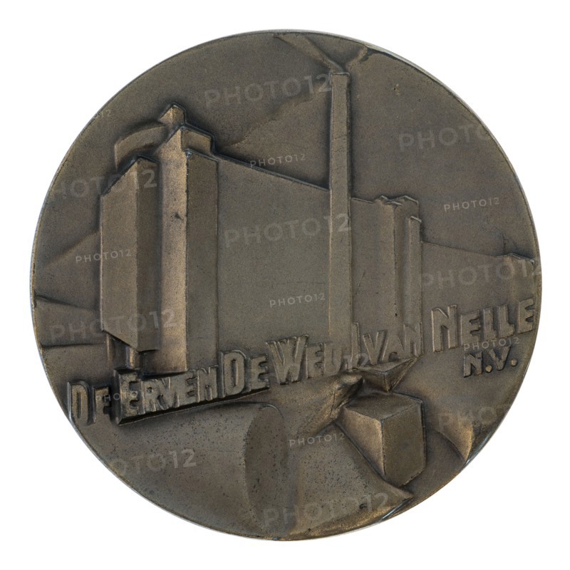 N.V. Ateliers voor Edelsmeed- en Penningkunst v.h. "Koninklijke Begeer", Medal of the Erven De Weduwe Van Nelle N.V.