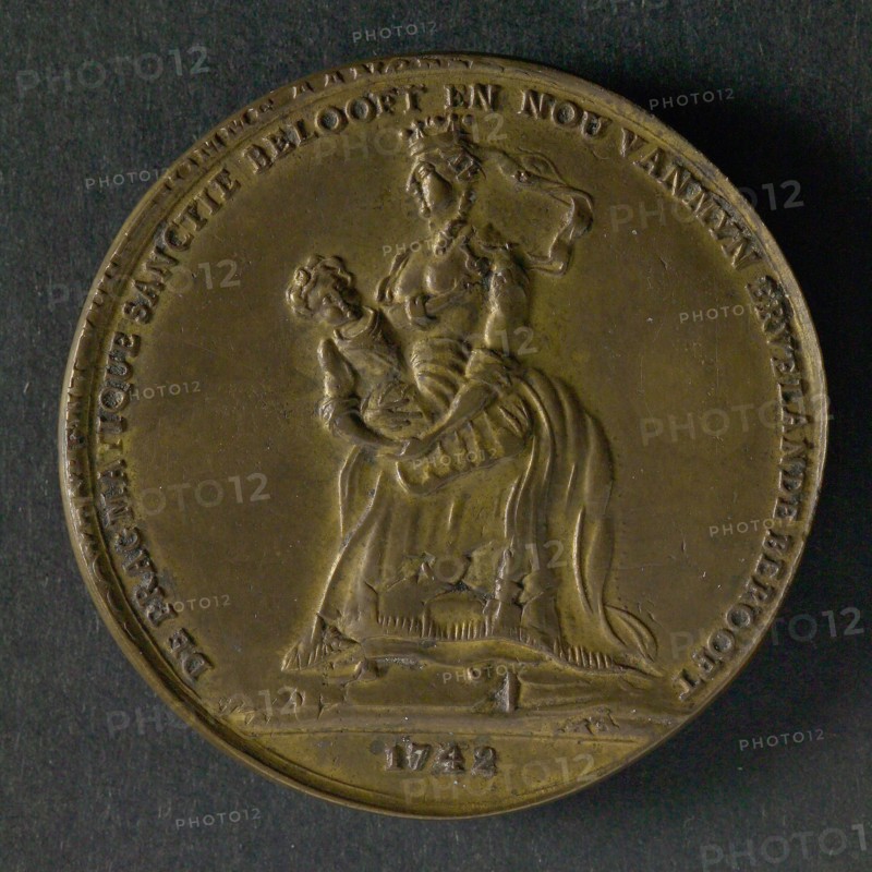 Spot medal on the Pragmatic Sanction in Austria, which stipulated that from then on woman should come on the throne