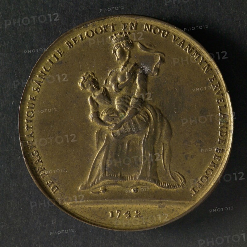 Spot medal on the Pragmatic Sanction in Austria, which stipulated that from then on woman should come on the throne