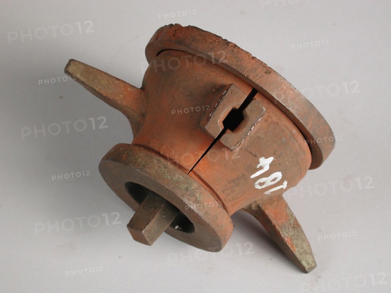 Four-piece bronze mold for top of pot, mold casting tool tools kit metal-bronze bronze, cast Four-piece bronze mold for casting