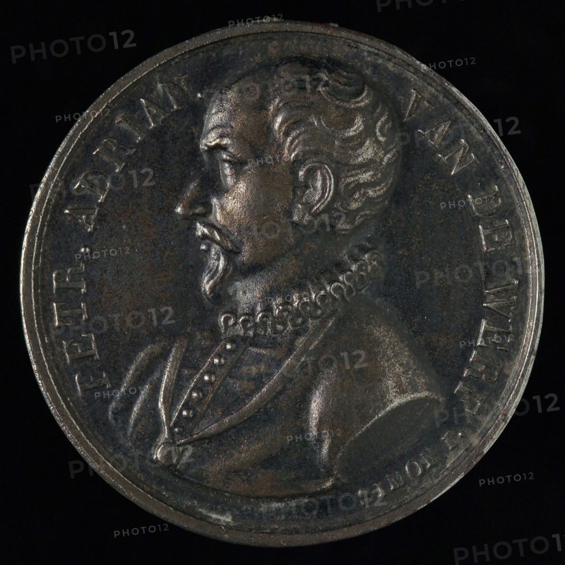 Jean-Henri Simon (engraver), Medal on Pieter Adriaanszoon van der Werff (1529-1604), mayor of Leiden, medallions of lead metal