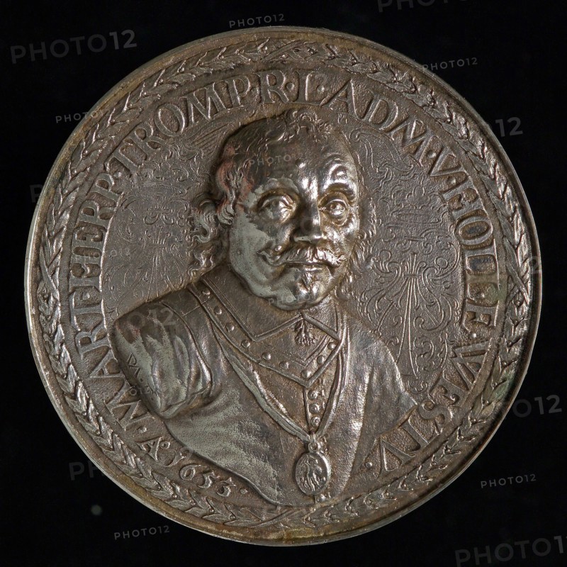 P. van Abeele, Medal on the death of Maarten Harpertszoon Tromp, death certificate penny footage silver, Hollow coin, omschrift