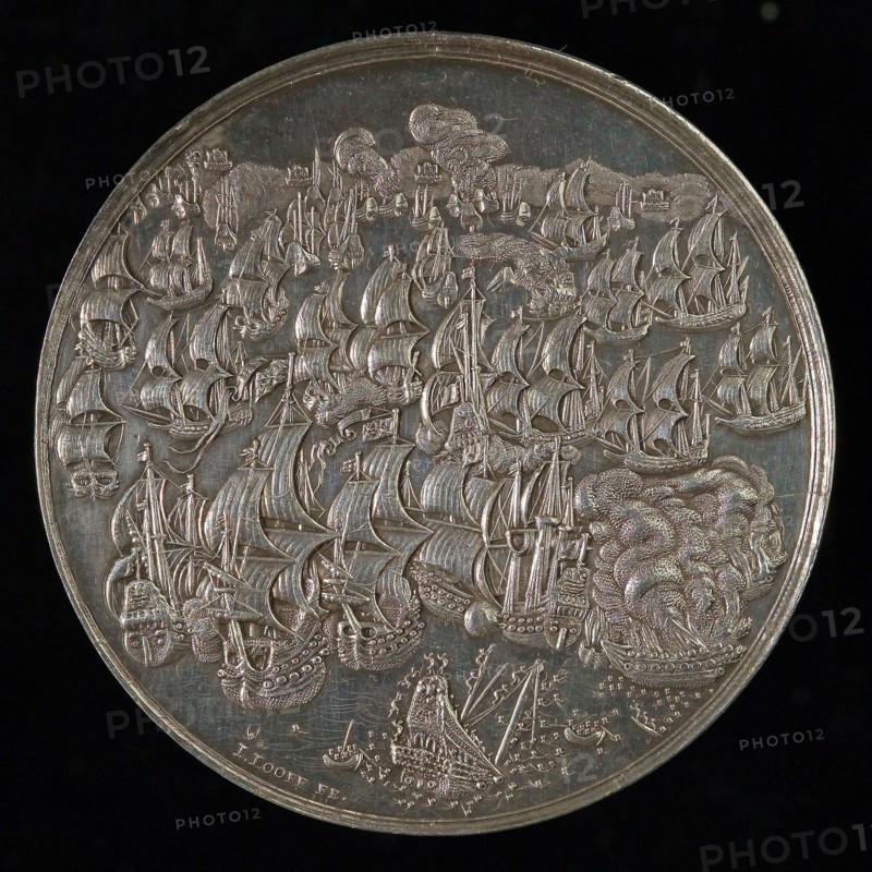 J. Looff, Medal on the naval battle at Duins on 16 September 1639, penny footage silver, the naval battle, signed Duins Ex