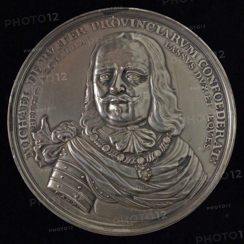 design: Chr. Adolfszoon, Medal on the death of Michiel Adriaanszoon de Ruyter, death certificate penning footage silver