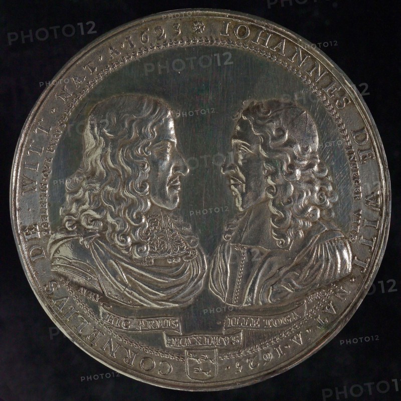 Avry, Medal on the murder of the De Witt brothers, penning footage silver, each other's busts of Johan and Cornelis de Witt