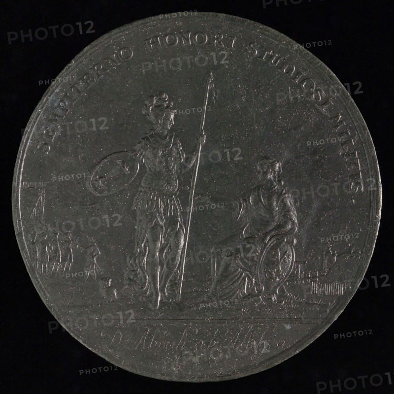 Medal for the courageous behavior of the students in 1672, medallion medals lead metal, symbolic female figure sitting on seat