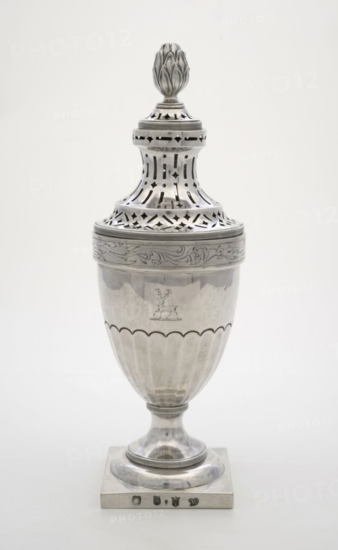 Silversmith: Rudolph Sondag, Silver sugar shaker, sugar sprinkler scatterer crockery holder silver, cast sawn engraved Pair