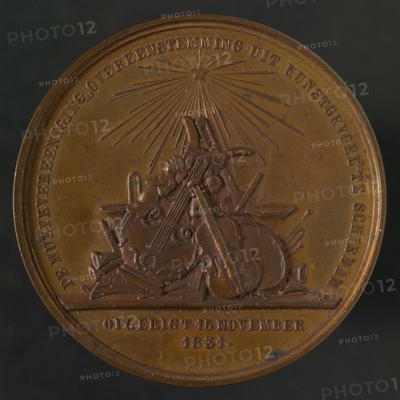 Medal on the 25th anniversary of the Dutch music association Conformity from Art in Schiedam, medallions bronze