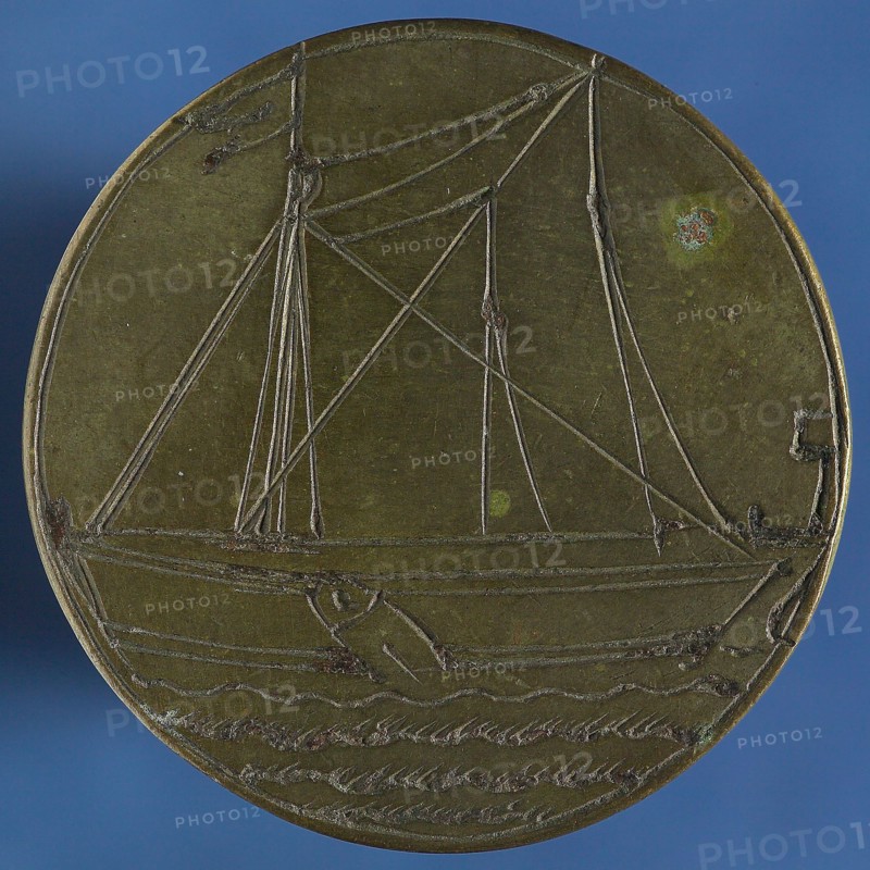 Medal der Kleinschippers in Rotterdam, no. 57, guild penny penning identification bearer brass, sailing ship sailing to the left